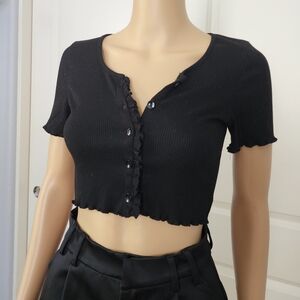 Cute ruffled black crop top